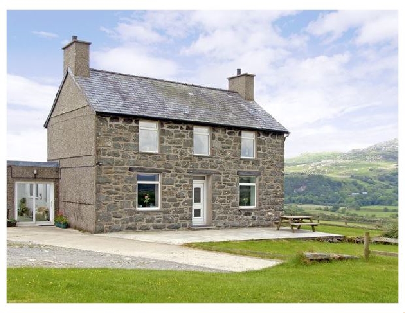 Click here for more about Ymwlch Bach Farmhouse